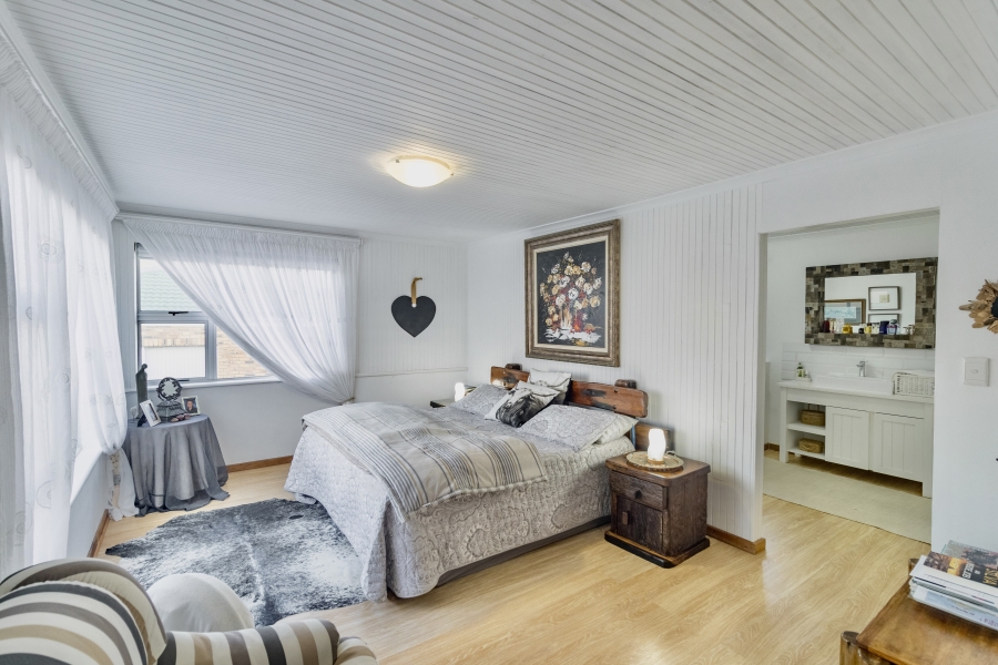 6 Bedroom Property for Sale in Yzerfontein Western Cape